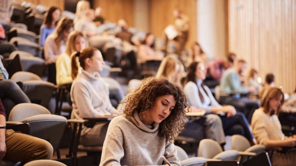 Studentii ameninta cu un protest amplu pentru facilitati