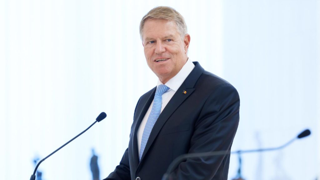 Mesajul dur pentru Iohannis la inceput de an Da banii inapoi Cine l a trimis