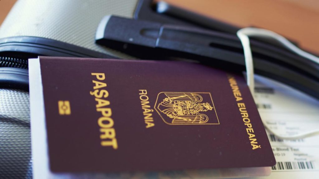 Romanii pot primi gratuit pasaportul electronic la orice adresa din 1 ianuarie 2025