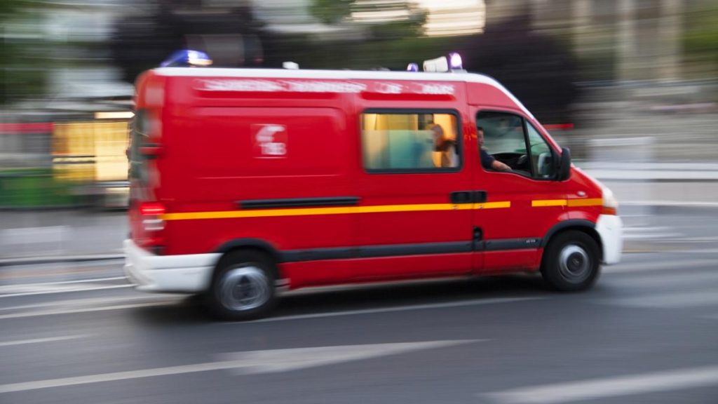 Un autoturism a luat foc langa intrarea in Ranca