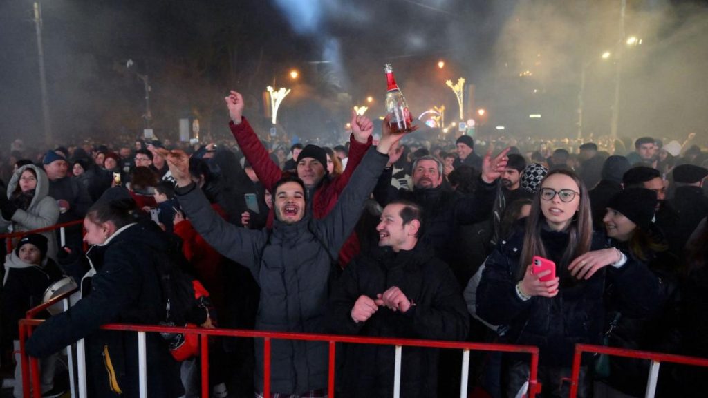 Zeci de mii de romani au petrecut Revelionul afara