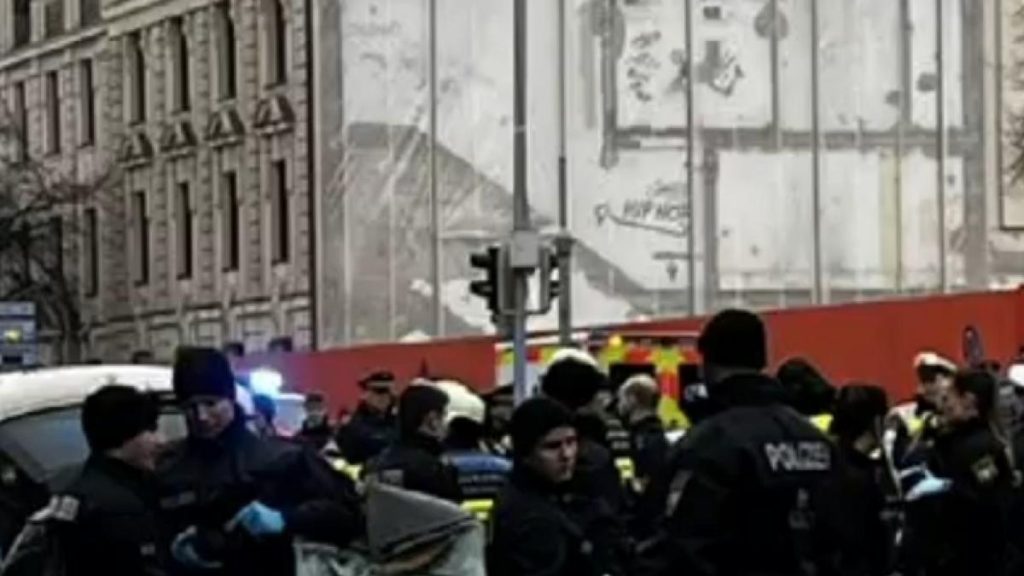 Alerta in Munchen barbat spulbera multime cu masina peste 20 raniti