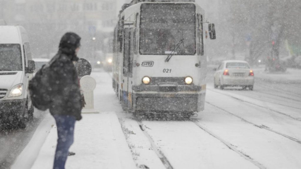Autobuzele din Bucuresti nu vor circula pe linia tramvaiului