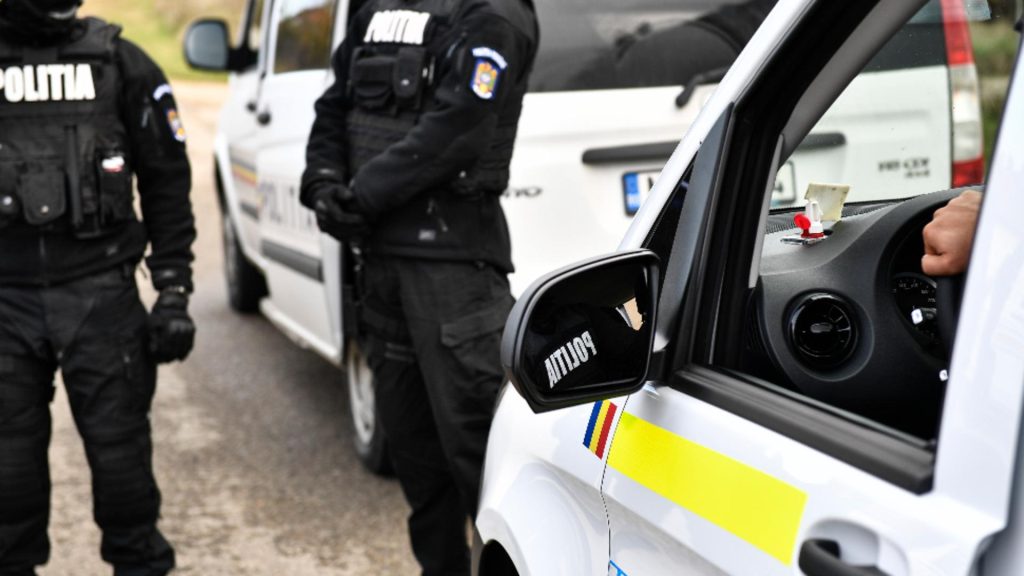 Hoti responsabili Au furat tot si au sunat la 112