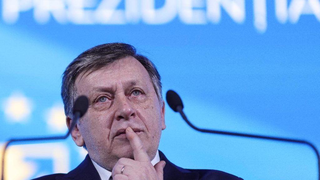 Motivul disparitiei lui Crin Antonescu din politica Vreti sa stiti ce am facut