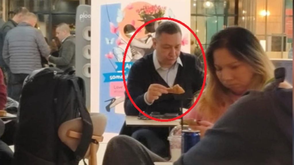 Poza fantoma cu omul lui Trump complot cu jurnalistul apropiat al lui Victor Ponta