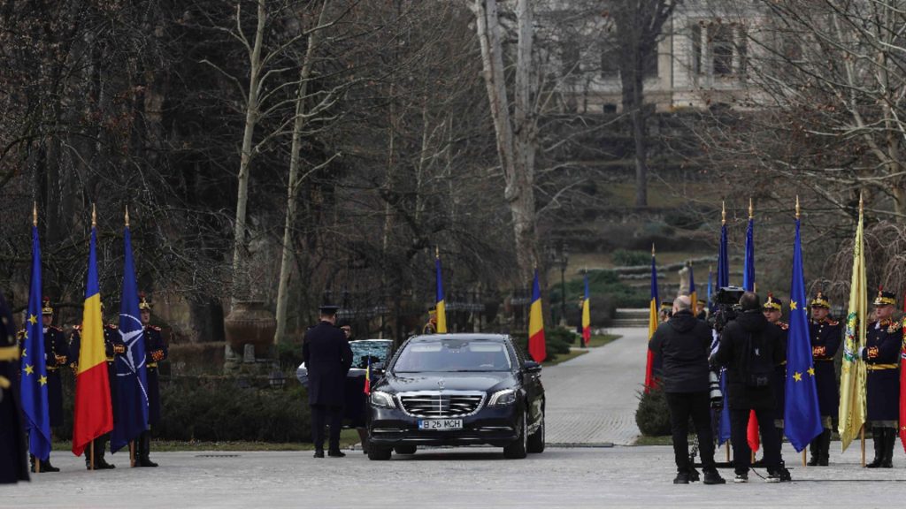 Ultima aroganta a lui Klaus Iohannis la Cotroceni ceremonie cu fanfara si covor rosu Ilie Bolojan a preluat interimatul LIVE VIDEO si TEXT