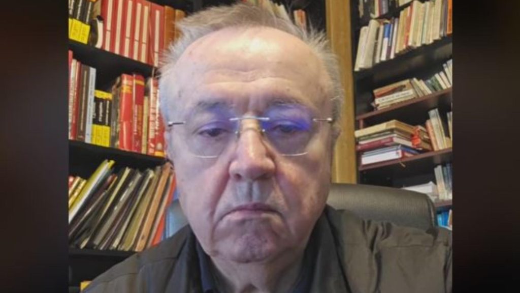 Un jurnalist roman cunoscut il critica pe Ilie Bolojan
