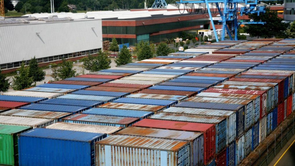Comisarii ANPC controleaza in Portul Constanta marfuri din China