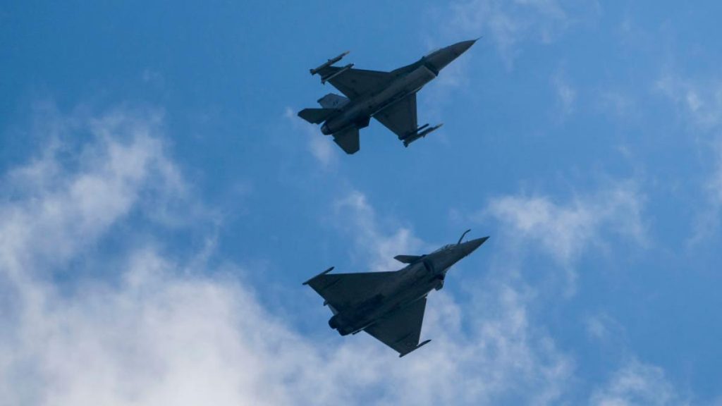 MAPN Fragmente de drona gasite in Galati langa granita cu Moldova