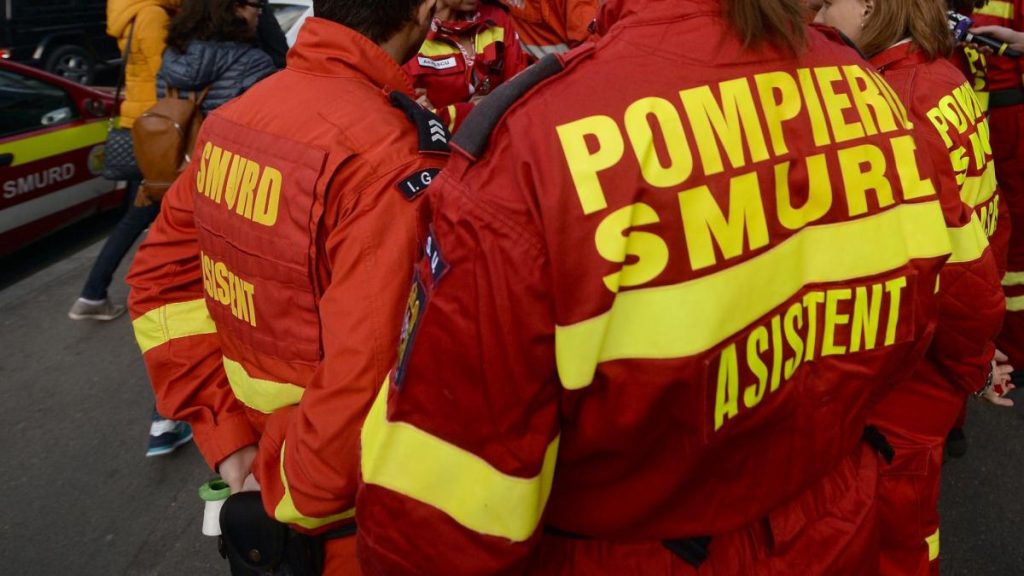 O femeie a murit cazand de la etajul trei