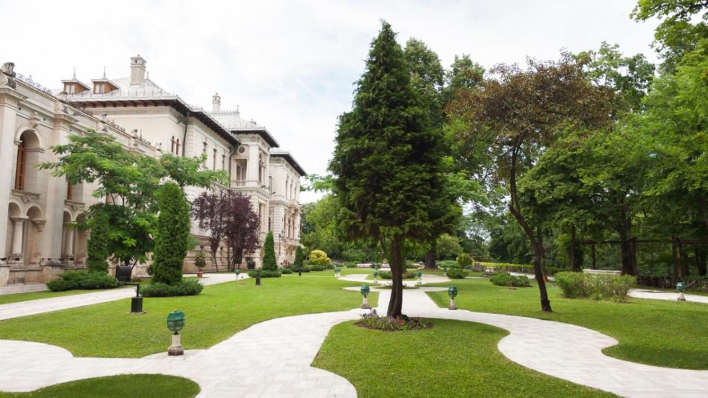 Peste 13000 de oameni au vizitat Palatul Cotroceni