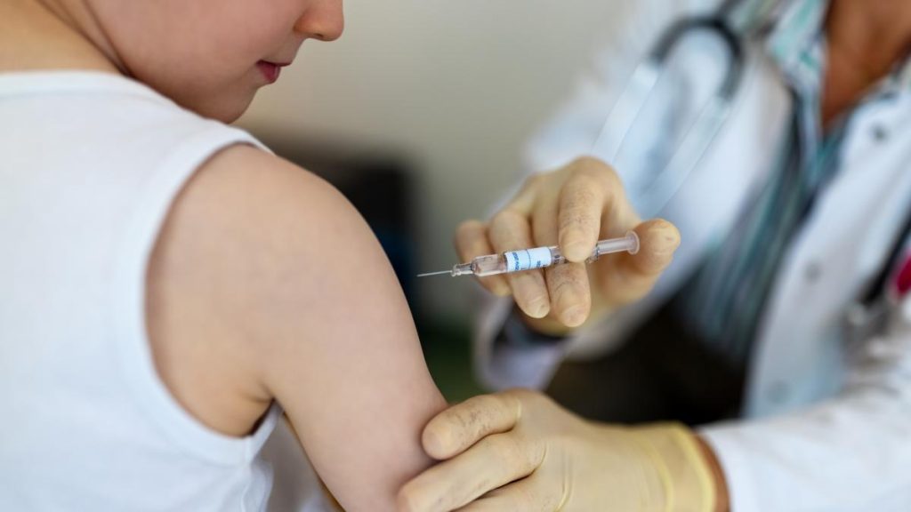 Proiect de lege Vaccinarea gratuita anti HPV extinsa pentru copii intre 11
