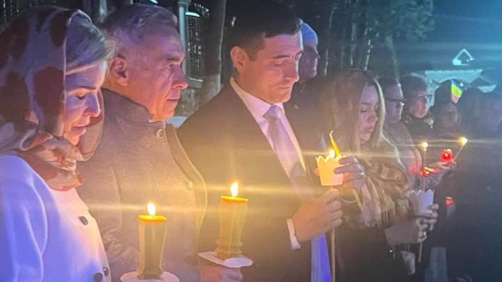Anca Alexandrescu a publicat poza cu liderii suveranisti George Simion si Calin Georgescu la slujba in Noaptea de Inviere