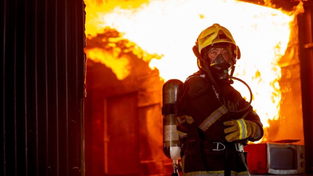 Incendiu mare in Dolj Butelie explodata 70 evacuati