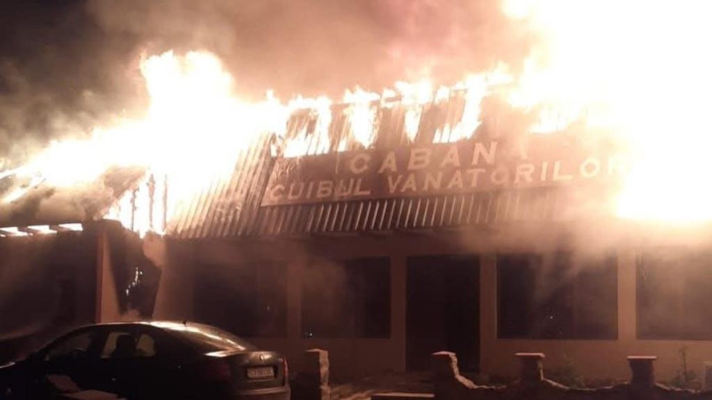 Incendiu mare la cabana vanatoreasca din Constanta