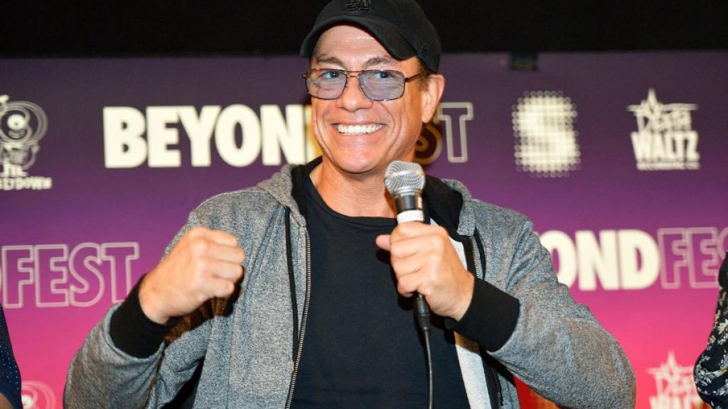 Jean Claude Van Damme acuzat de sex cu romance traficate