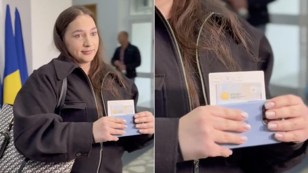 Prima Carte Electronica de Identitate emisa in Romania Ce este buletinul cu cip si ce avantaje ofera