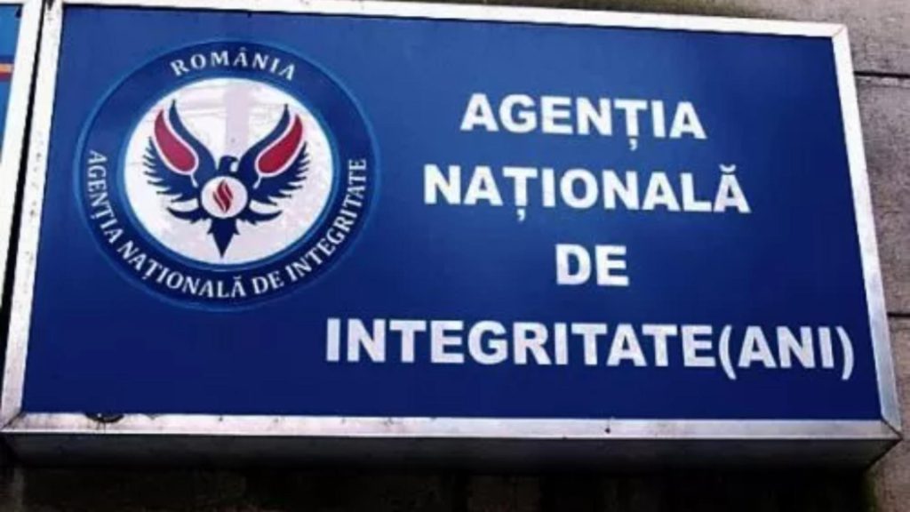 Sase sefi din institutii publice declarati incompatibili de ANI