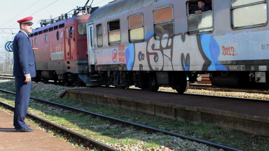 Un tren a plecat fara nas la Busteni Seful a ajuns cu alt tren