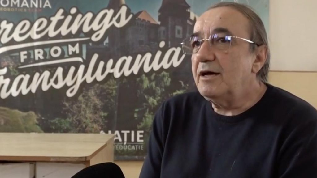 Profesorul Mircea Nistor si echipa sa au castigat cinci medalii de aur la robotica