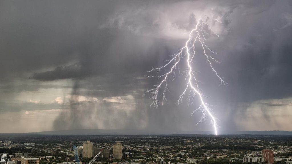 Prognoza meteo pentru Bucuresti Cod galben de furtuni