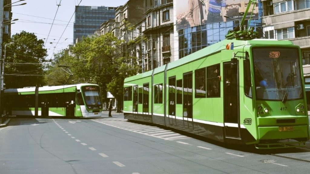 Ziua Tatalui sarbatorita de STB surprize si cadouri pentru tati in transportul public din Bucuresti