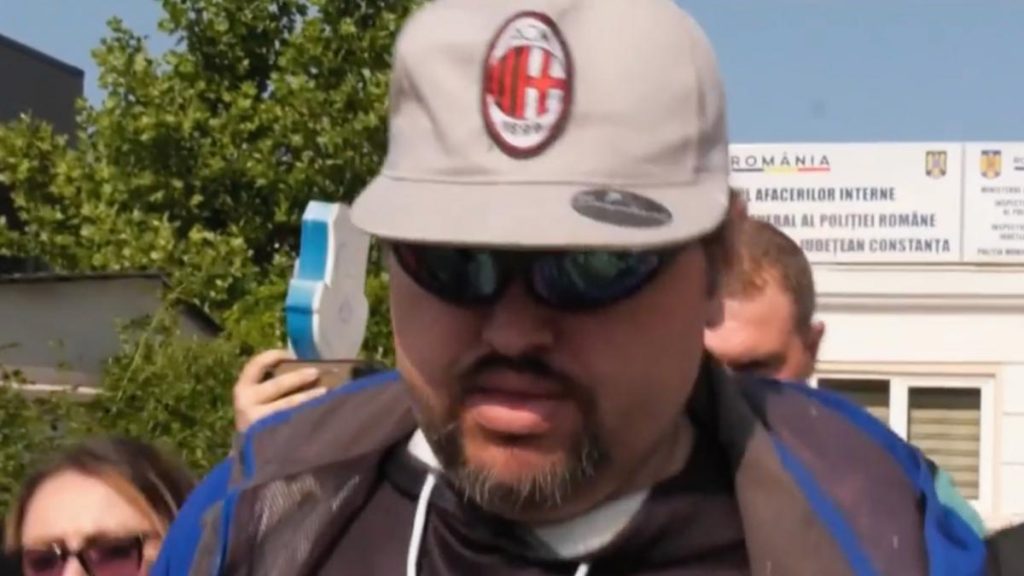 Administratorul forumului cu femei pozate pe ascuns liber