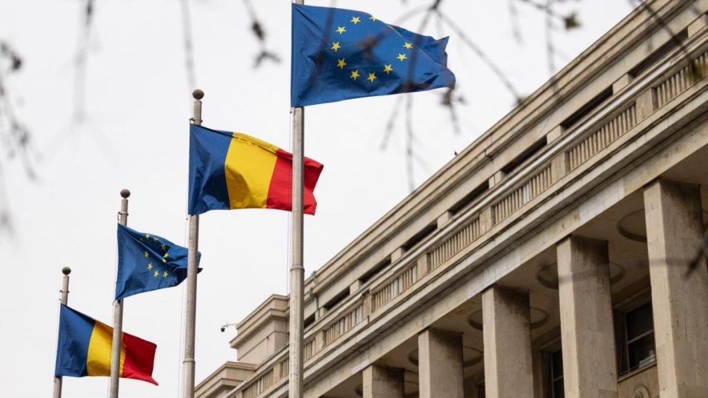 Angajatii Guvernului protesteaza inainte de sedinta E dispret fata de munca noastra