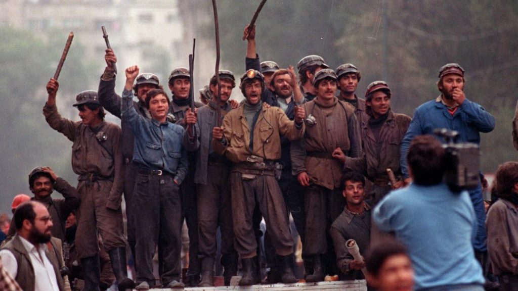 Aproape jumatate din romani ignora Mineriada 1990
