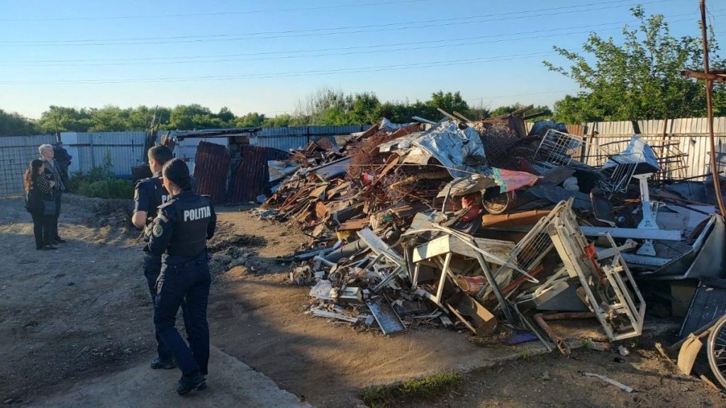 Descinderi la mafia deseurilor din Dambovita Cinci arestate