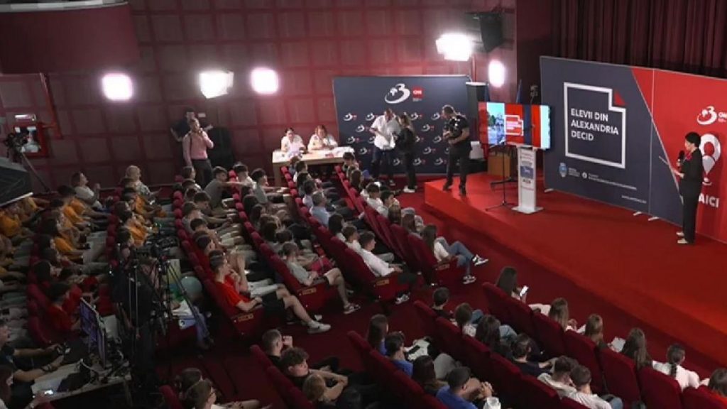 Elevii din Alexandria au ales primarul si consilierii locali