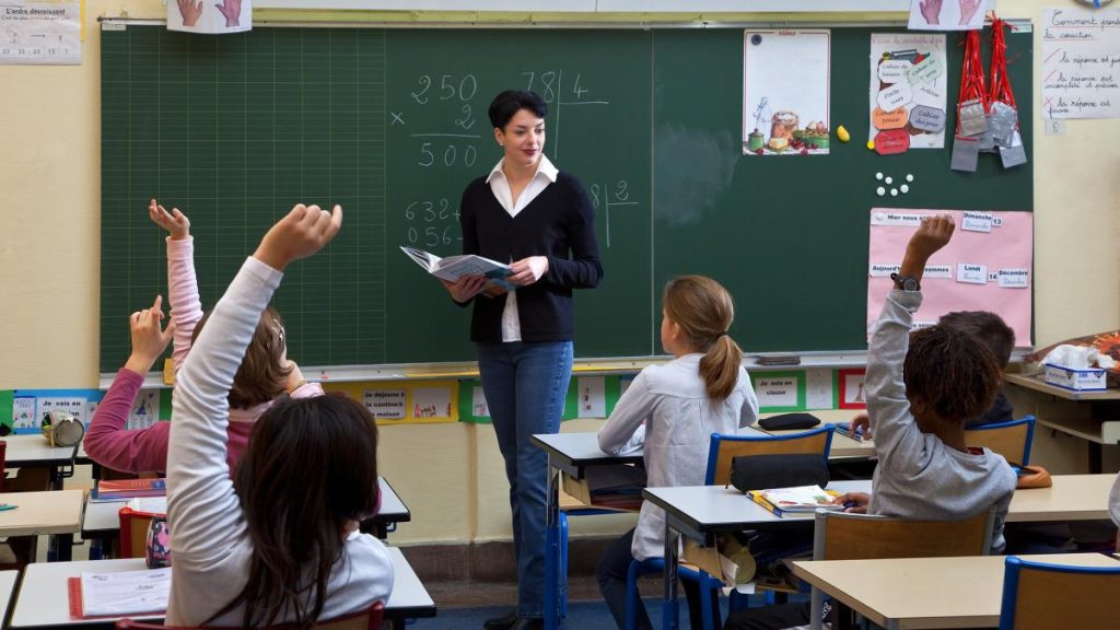 Mesaje pentru Ziua Invatatorului urari frumoase