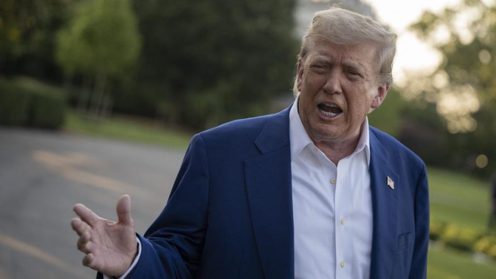 O declaratie vulgara a lui Trump a complicat televiziunile