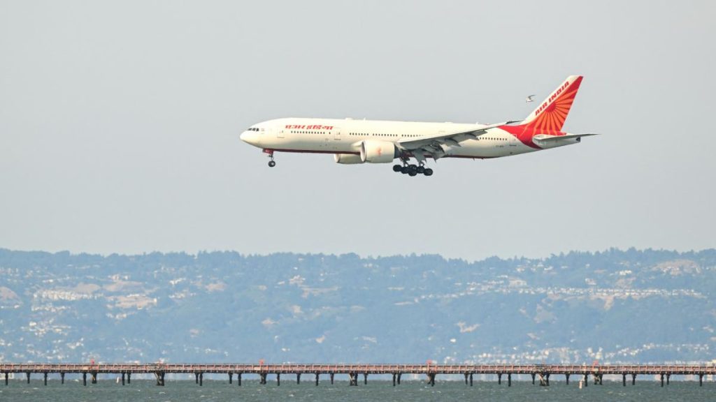 scena de groaza intr un avion air india dupa o amenintare cu bomba