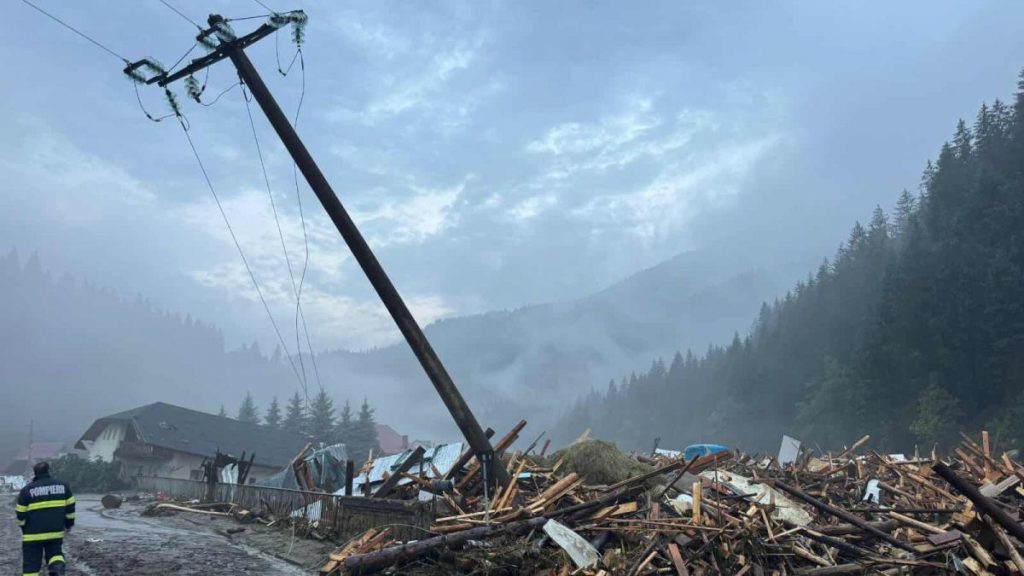 Alert in Suceava i Neam dupa inundaii devastatoare