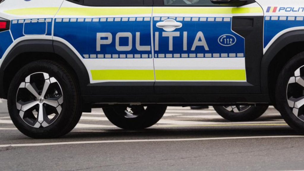 Barbat a stropit cu benzina Casa de Pensii Sector 6