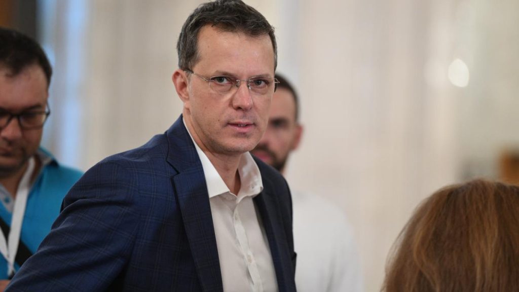 Ce spune ministrul Mosteanudespre serviciul militar obligatoriu