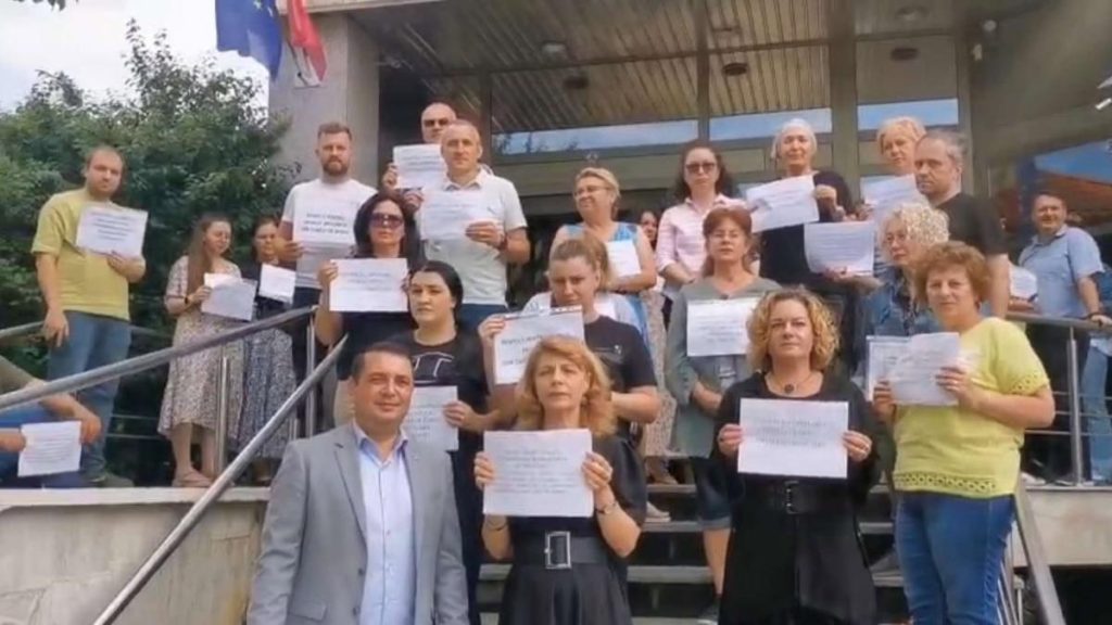 Proteste la Casele Judetene de Pensii Vrem dreptate