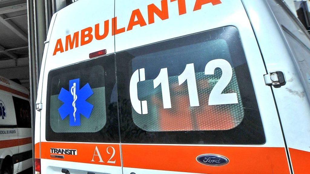 Un petrecar beat a furat ambulanta de la botez