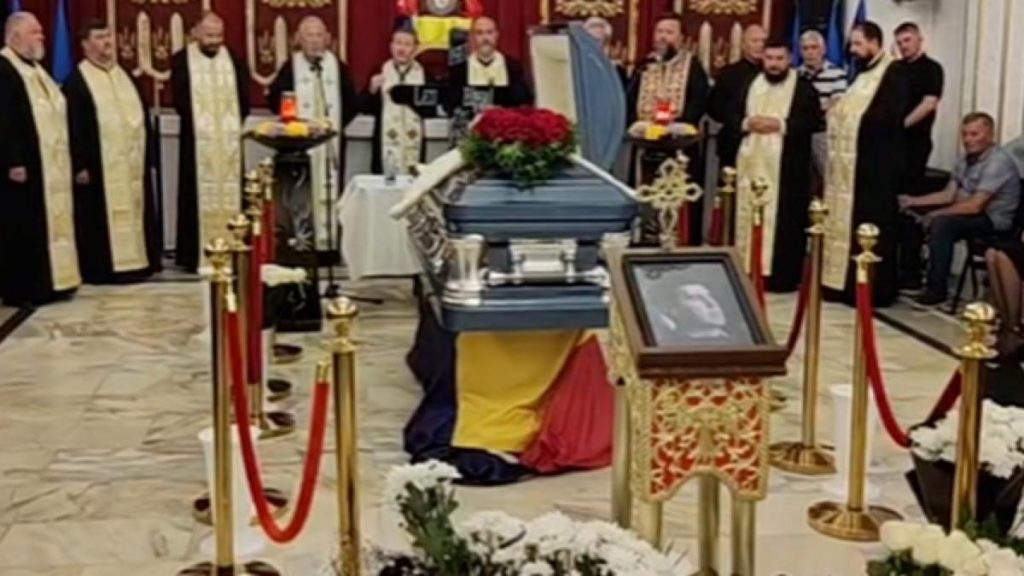 VIDEO Trupul lui Mihai Leu depus la Casa de Cultura