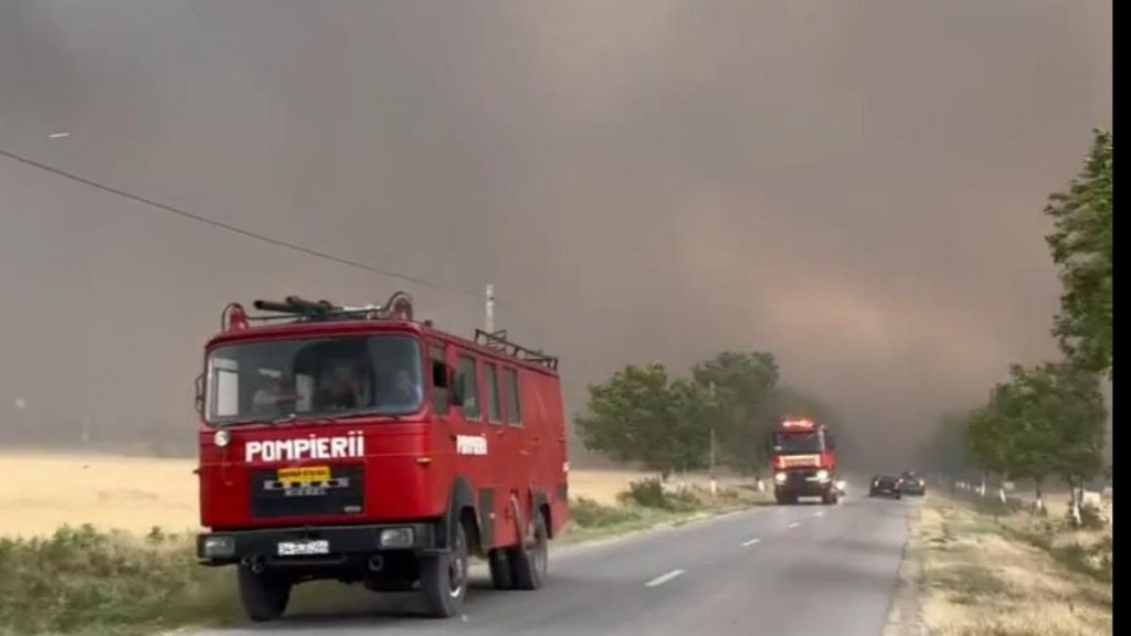 incendiu imens ameninta drumul din bihor