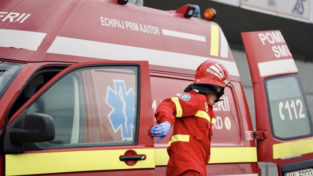 Accident grav pe DN 1 intre microbuz si masina