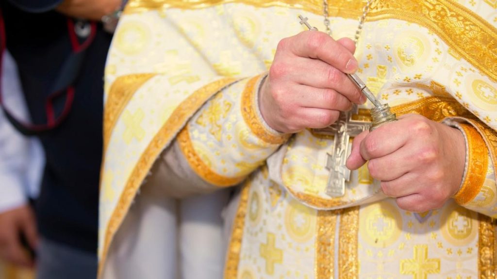 Patriarhia Romana Preotii platesc contributii de sanatate