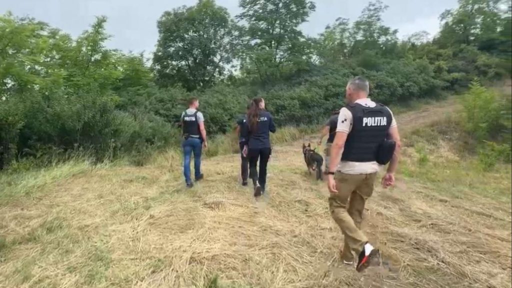 Politia neaga ca ar cauta pasionati de vanatoare pentru gasirea criminalului