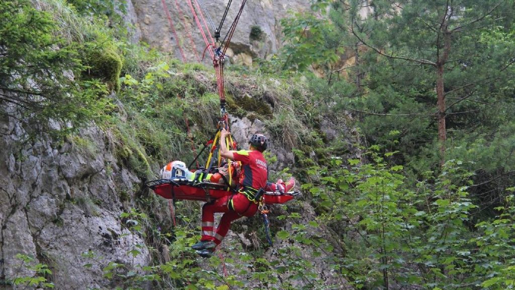 Salvamont Romania Fara 300 de posturi riscaem colapsul