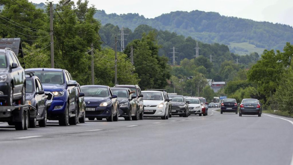 Trafic aglomerat in Sinaia si Busteni Rute alternative recomandate