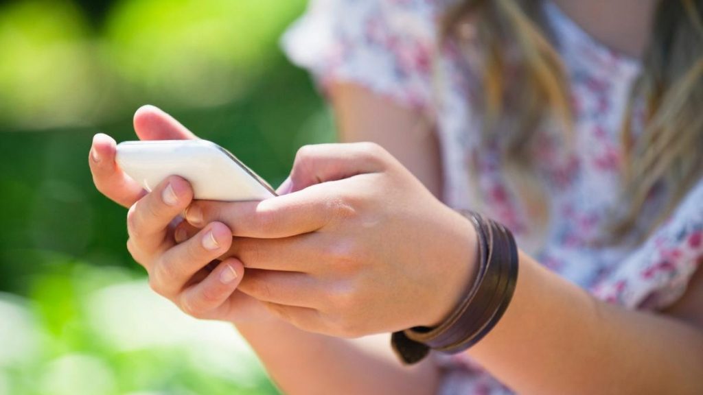 Trend inginjorator tinerii suna la 112 pentru distractie