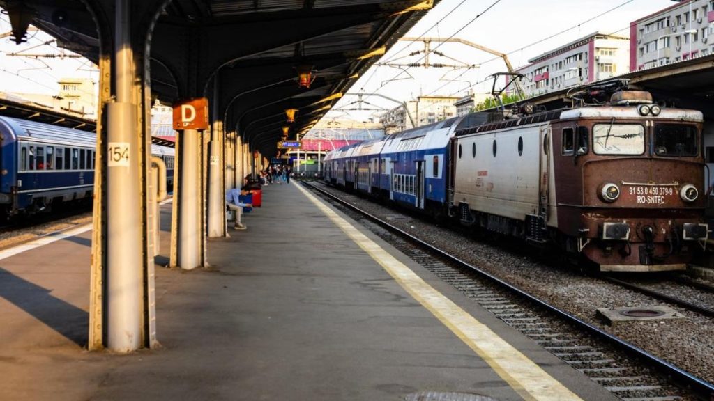 Trenurile spre litoral au avut intarzieri de trei ore