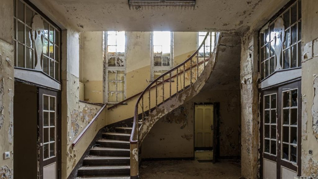 provocarea urbex trend periculos pe tiktok sfaturi pentru adolescenti si parinti